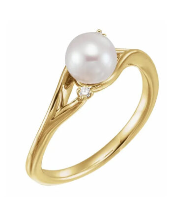 Pearl Ring with Diamond - 6502