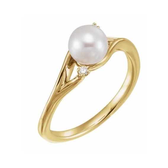 Pearl Ring with Diamond - 6502