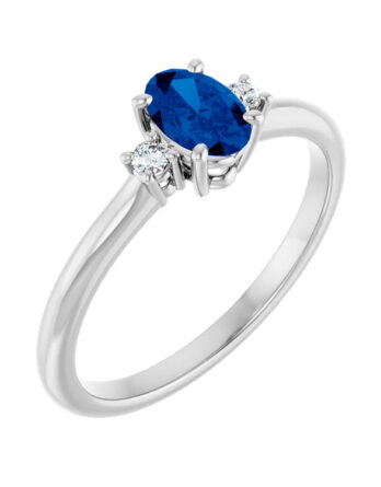 Blue Sapphire Ring With Two Side Diamonds - 72018